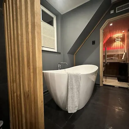 Eiderhuus Modern Retreat